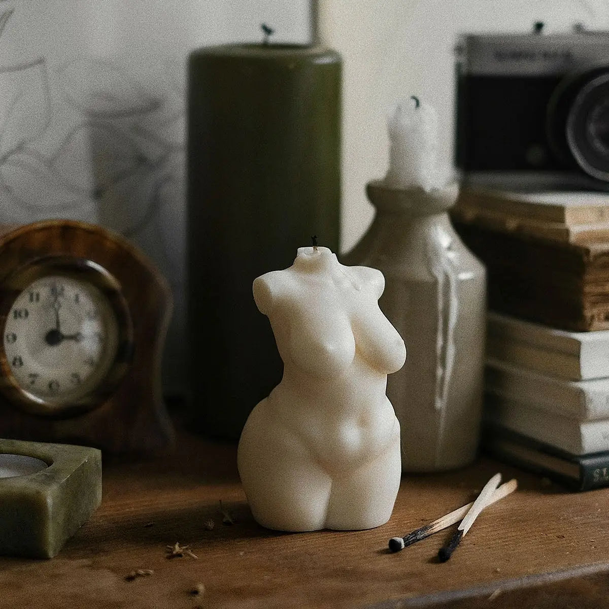 Curvy Body Candle